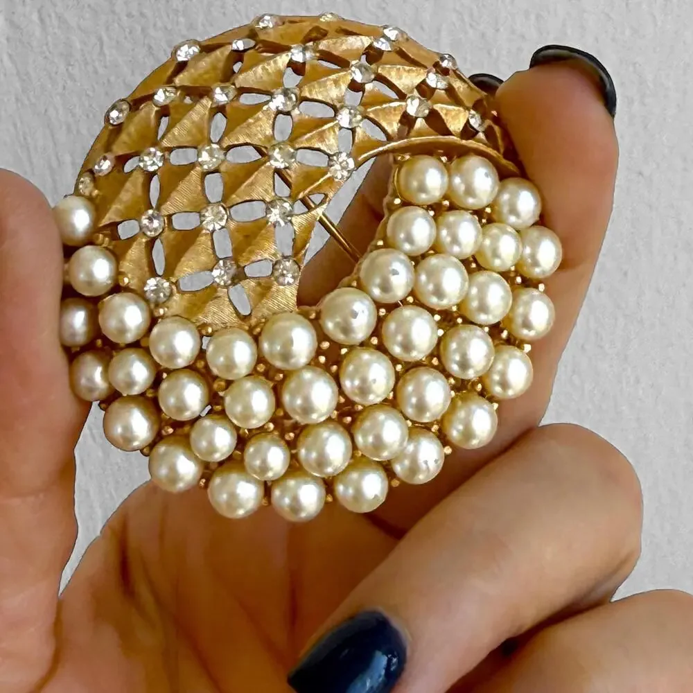 VTG 60s Crown Trifari Pearl Brooch Faux Pearl Rhinestone Signed Giant Swirl